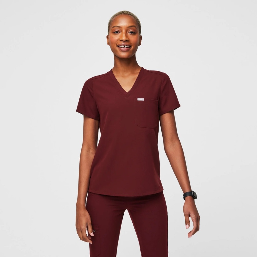 Catarina™ - One-Pocket Scrub Top